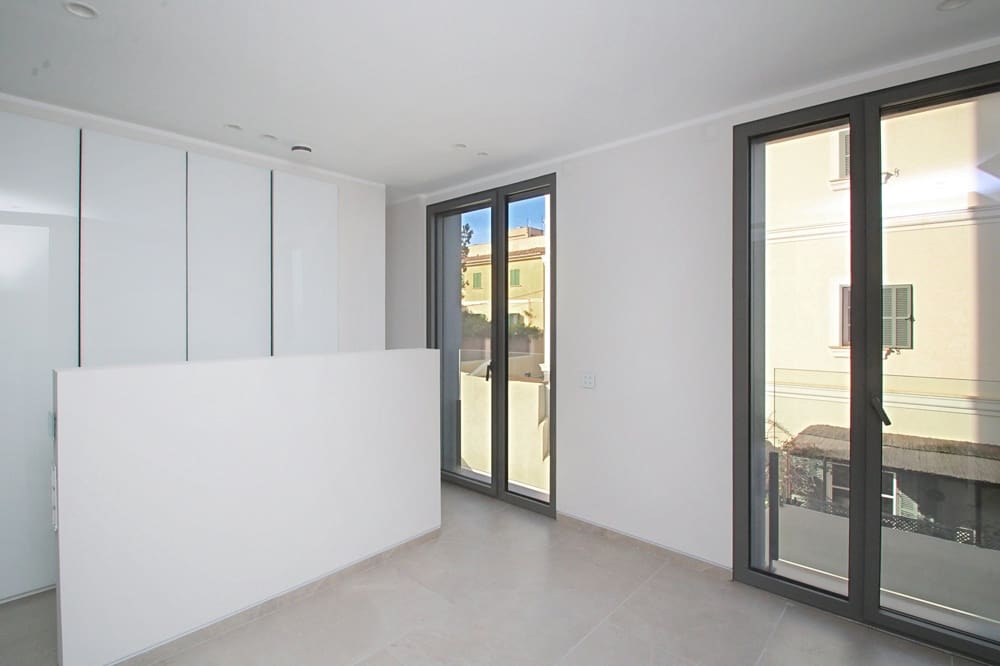 3 bedroom Flat for sale in Palma de Mallorca - € 2,890,000 (Ref: 9511401)