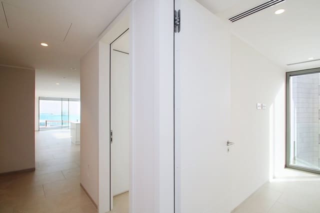 3 bedroom Flat for sale in Cort, Palma de Mallorca - € 2,890,000 (Ref: 9511401)