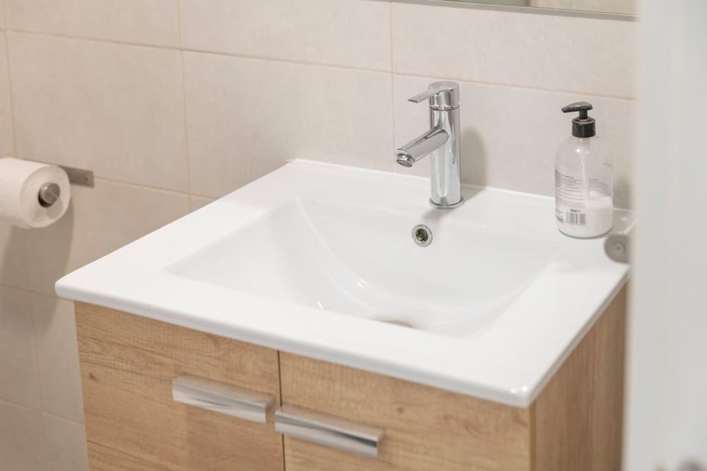 24 Zimmer Hotel zu verkaufen in L'Arenal / S'Arenal - 3.950.000 € (Ref: 9529020)