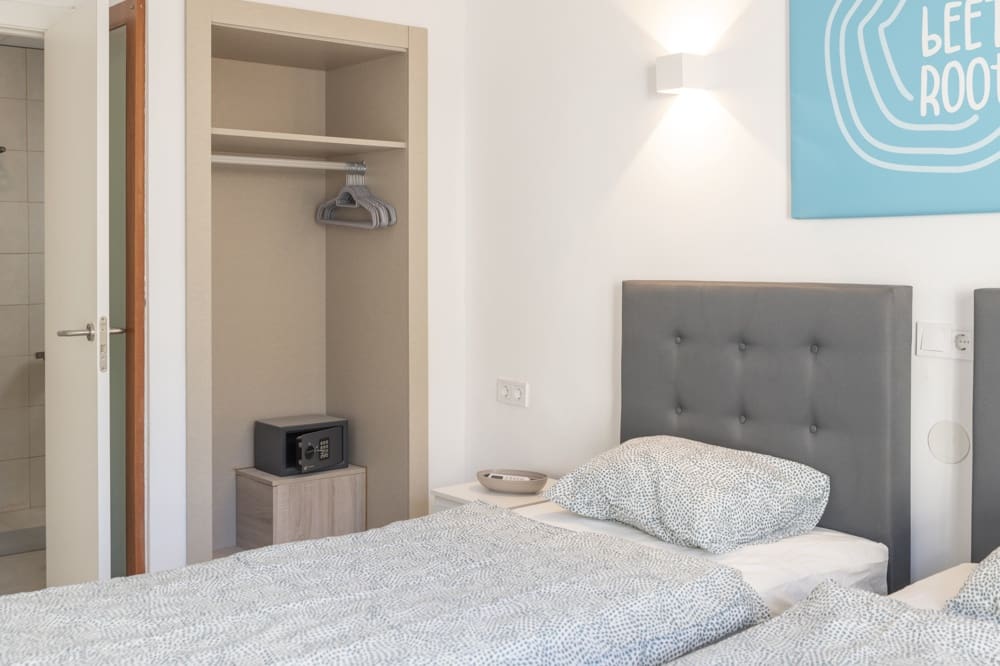 24 Zimmer Hotel zu verkaufen in L'Arenal / S'Arenal - 3.950.000 € (Ref: 9529020)