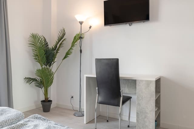 24 Zimmer Hotel zu verkaufen in L'Arenal / S'Arenal, Llucmajor - 3.950.000 € (Ref: 9529020)