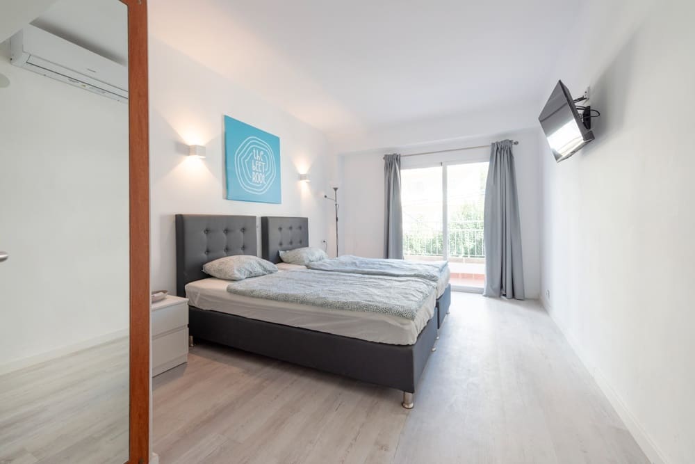 24 Zimmer Hotel zu verkaufen in L'Arenal / S'Arenal - 3.950.000 € (Ref: 9529020)