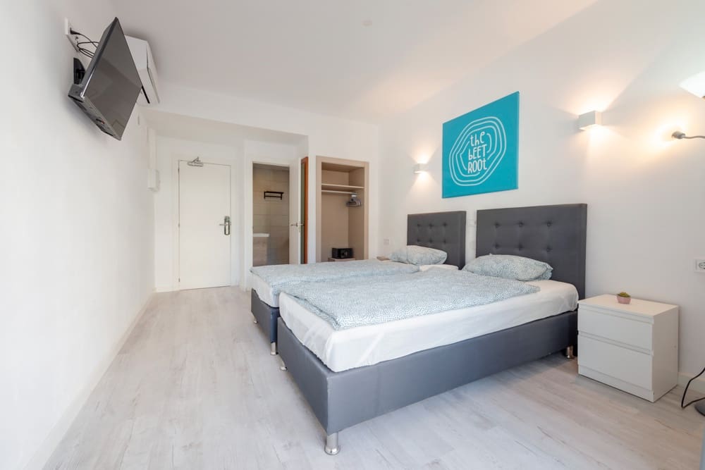 24 Zimmer Hotel zu verkaufen in L'Arenal / S'Arenal - 3.950.000 € (Ref: 9529020)