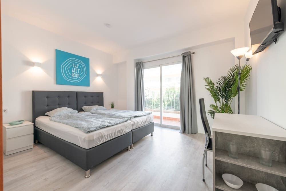 24 Zimmer Hotel zu verkaufen in L'Arenal / S'Arenal - 3.950.000 € (Ref: 9529020)