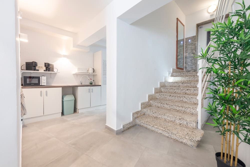 24 Zimmer Hotel zu verkaufen in L'Arenal / S'Arenal - 3.950.000 € (Ref: 9529020)