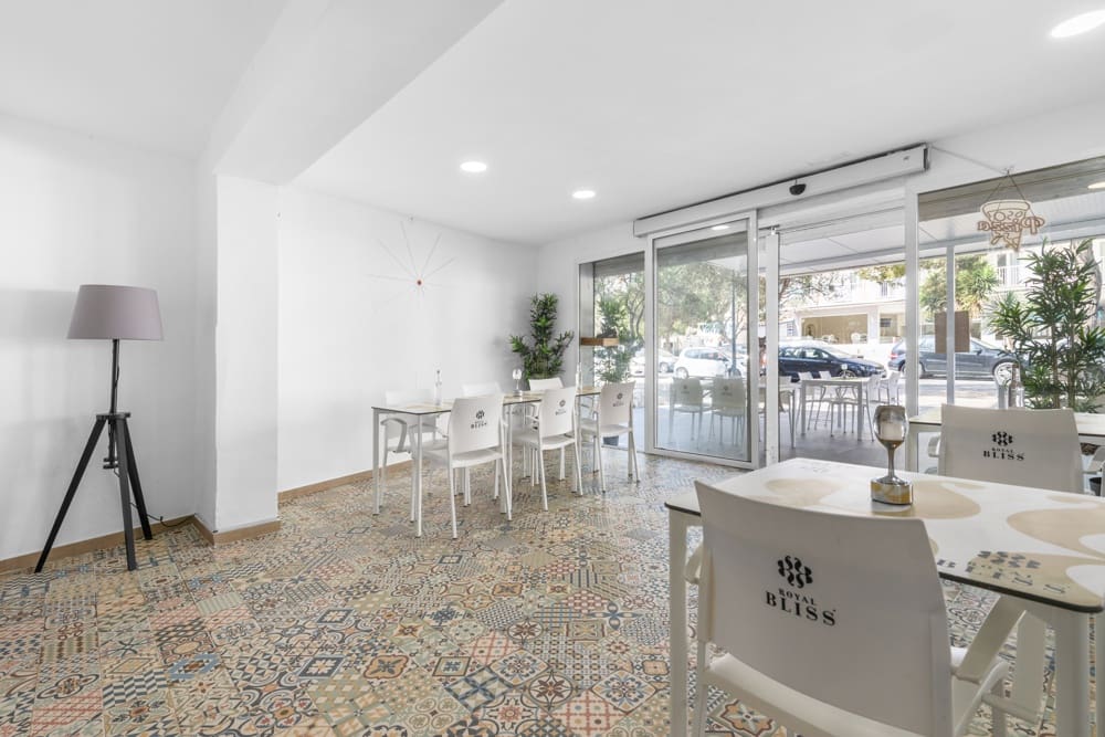 24 Zimmer Hotel zu verkaufen in L'Arenal / S'Arenal - 3.950.000 € (Ref: 9529020)