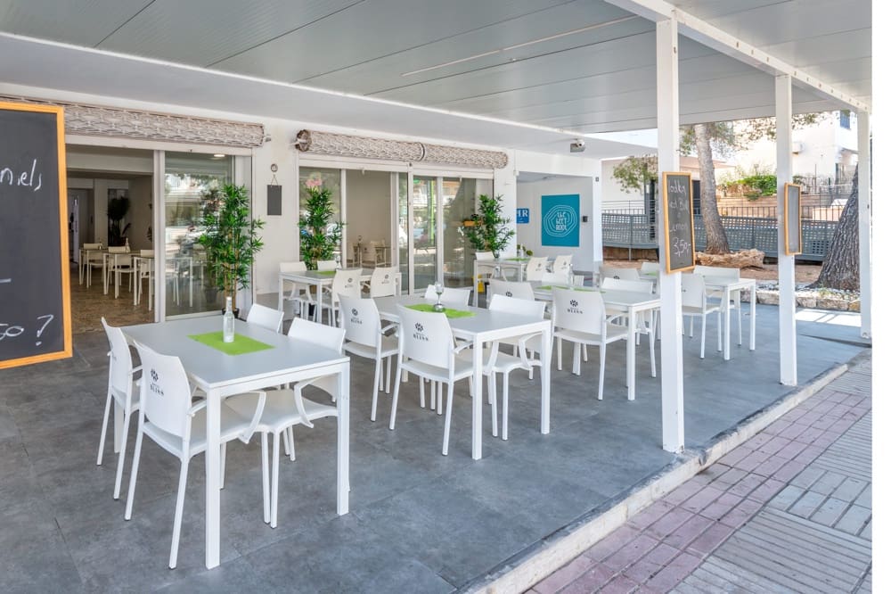 24 Zimmer Hotel zu verkaufen in L'Arenal / S'Arenal - 3.950.000 € (Ref: 9529020)