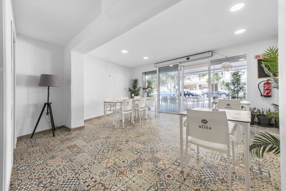 24 Zimmer Hotel zu verkaufen in L'Arenal / S'Arenal - 3.950.000 € (Ref: 9529020)