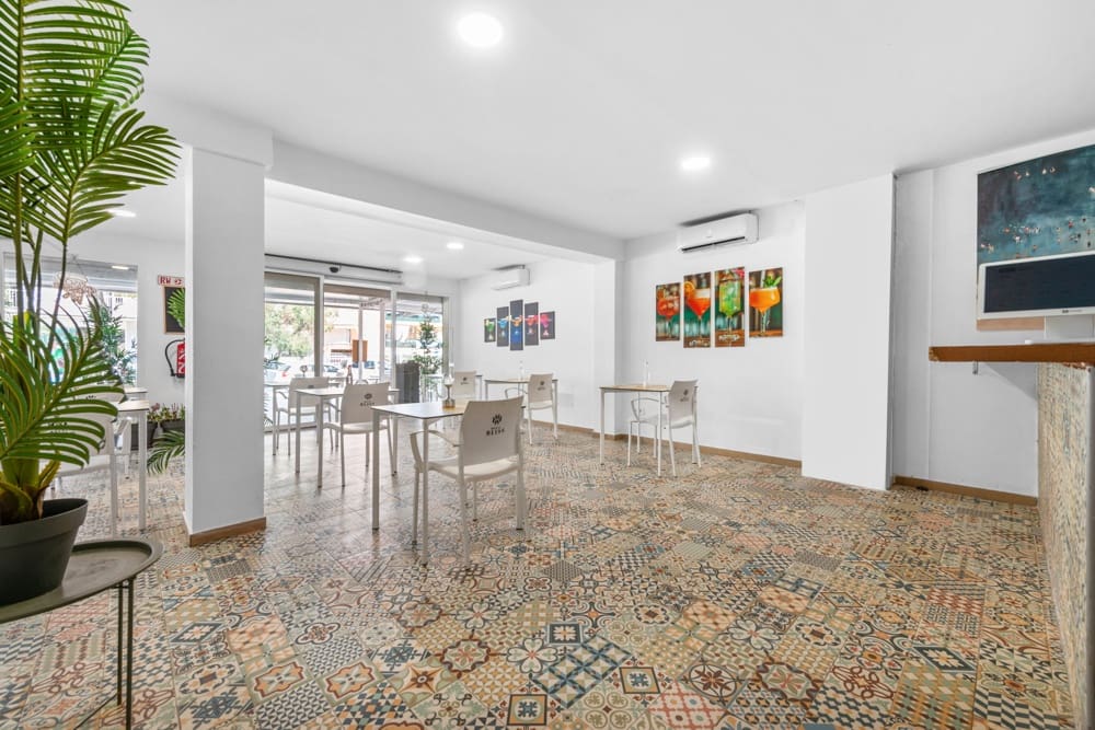 24 Zimmer Hotel zu verkaufen in L'Arenal / S'Arenal - 3.950.000 € (Ref: 9529020)