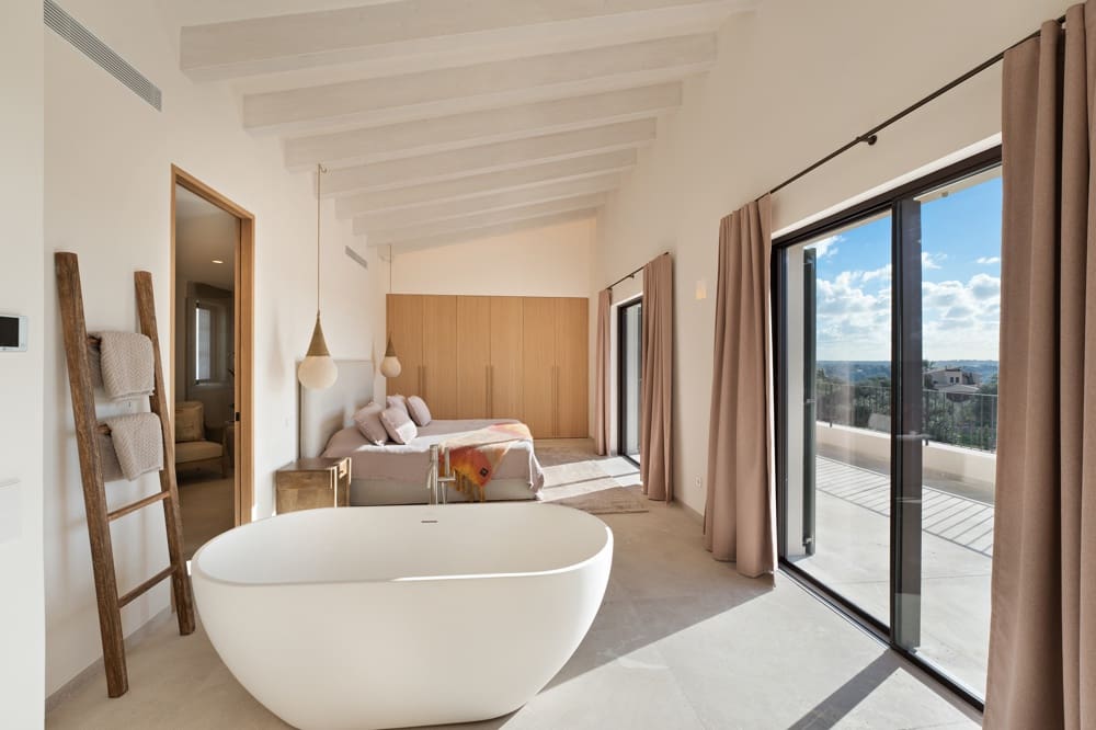 4 bedroom Villa for sale in Santanyi - € 3,900,000 (Ref: 9675097)