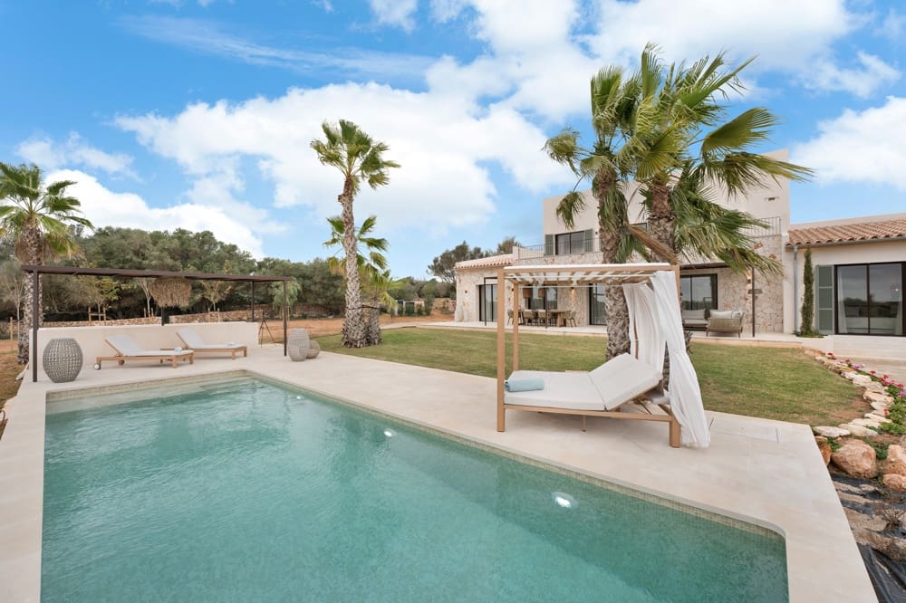 4 bedroom Villa for sale in Santanyi - € 3,900,000 (Ref: 9675097)