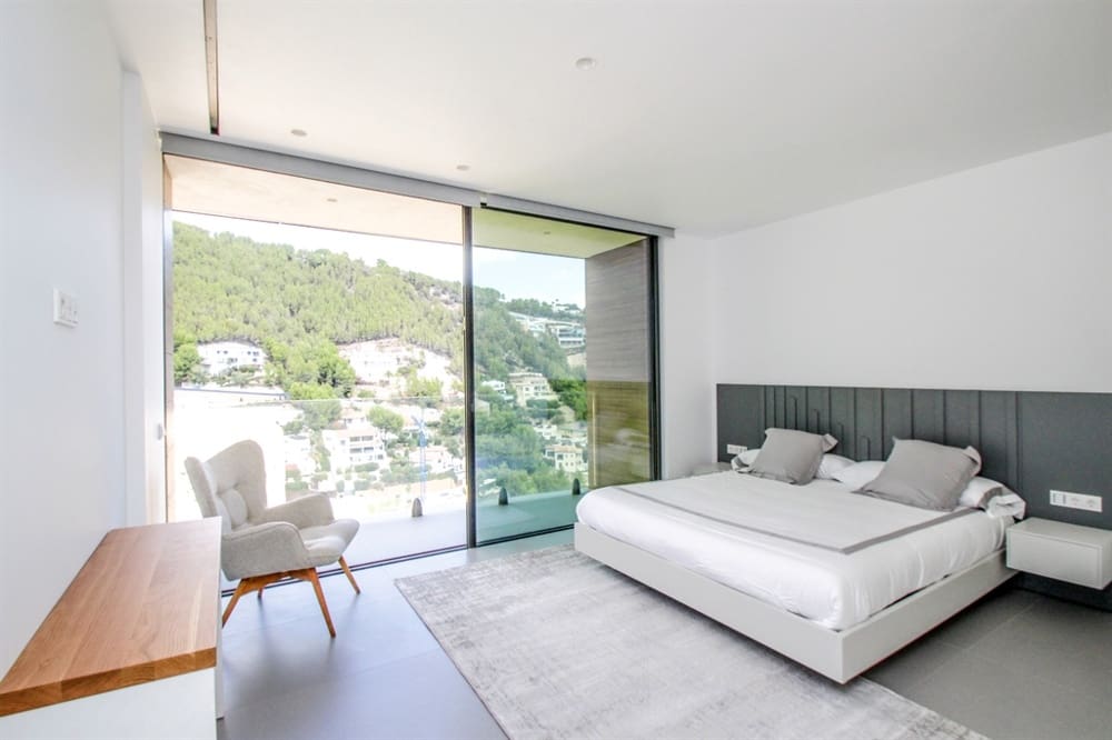 4 bedroom Townhouse for sale in Palma de Mallorca - € 8,200,000 (Ref: 9699788)