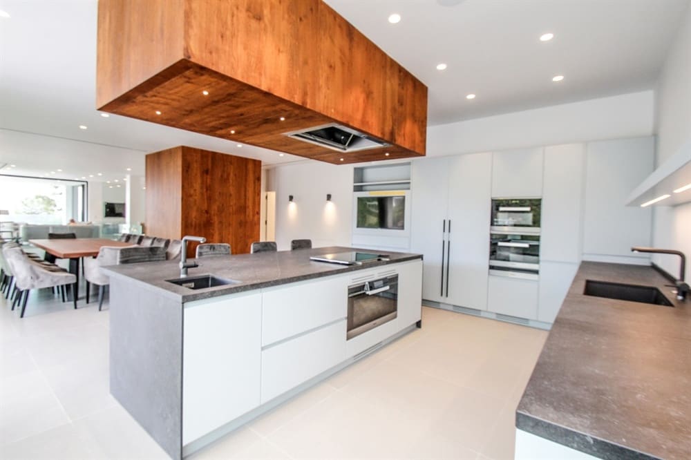 4 bedroom Townhouse for sale in Palma de Mallorca - € 8,200,000 (Ref: 9699788)