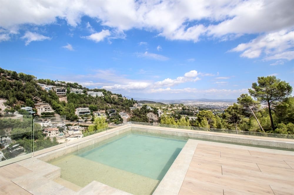 4 bedroom Townhouse for sale in Palma de Mallorca - € 8,200,000 (Ref: 9699788)