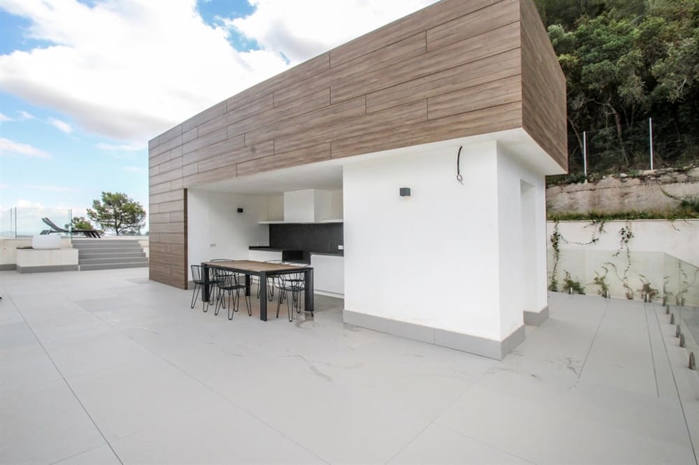 4 bedroom Townhouse for sale in Palma de Mallorca - € 8,200,000 (Ref: 9699788)