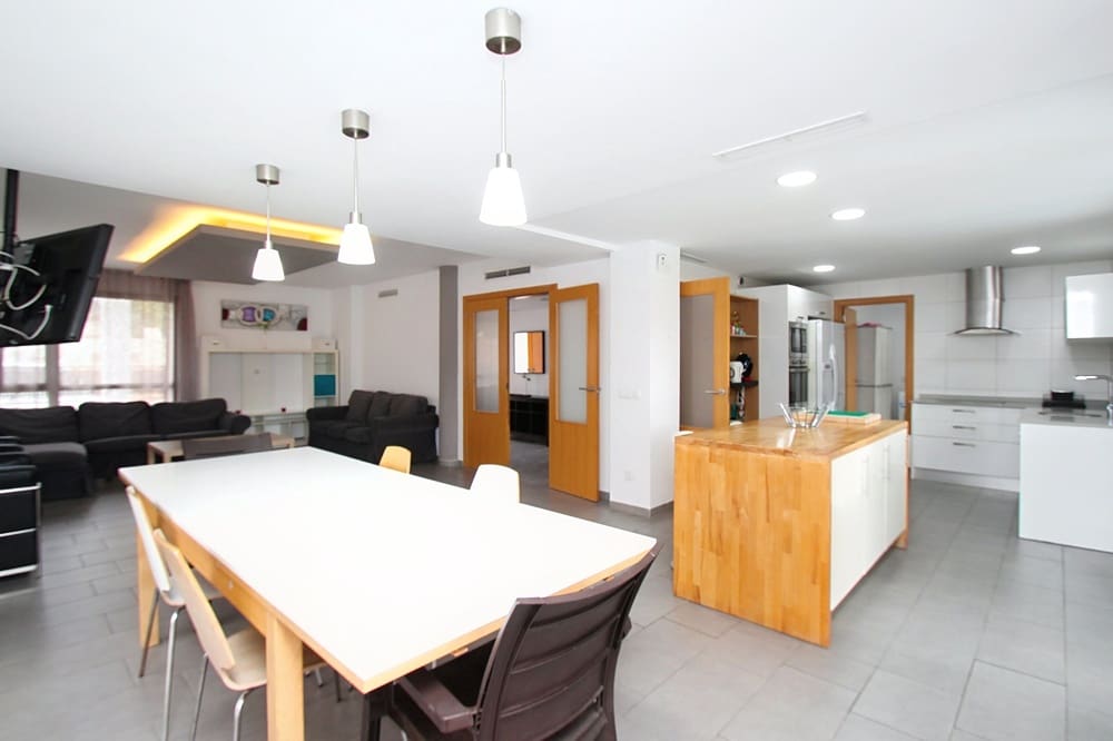 7 bedroom Villa for sale in Can Pastilla - € 1,600,000 (Ref: 9789423)