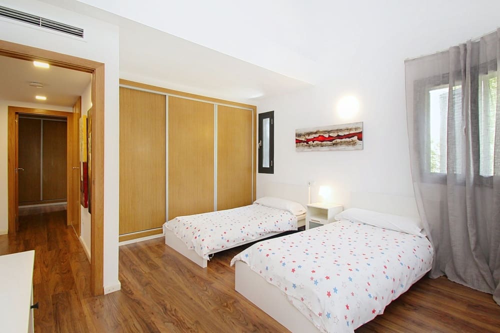 7 bedroom Villa for sale in Can Pastilla - € 1,600,000 (Ref: 9789423)