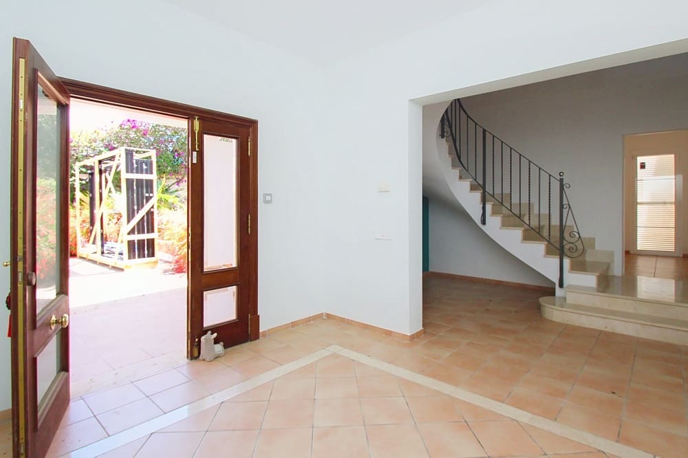 5 bedroom Villa for sale in Santa Ponsa - € 3,000,000 (Ref: 9827664)