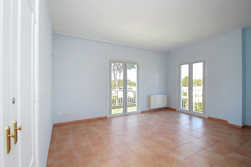 5 bedroom Villa for sale in Santa Ponsa - € 3,000,000 (Ref: 9827664)