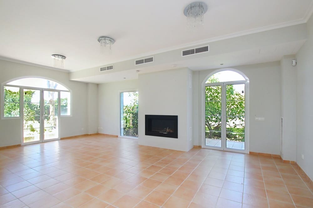 5 bedroom Villa for sale in Santa Ponsa - € 3,000,000 (Ref: 9827664)