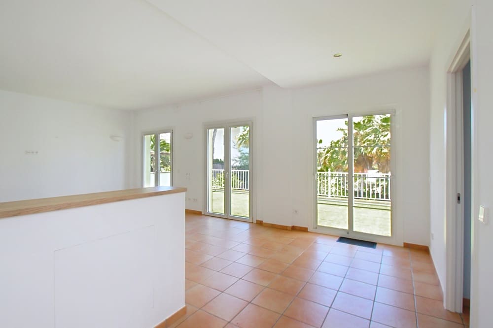 5 bedroom Villa for sale in Santa Ponsa - € 3,000,000 (Ref: 9827664)