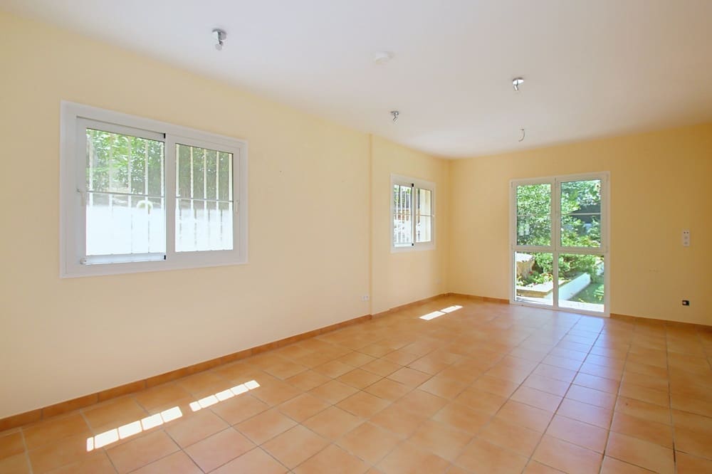 5 bedroom Villa for sale in Santa Ponsa - € 3,000,000 (Ref: 9827664)