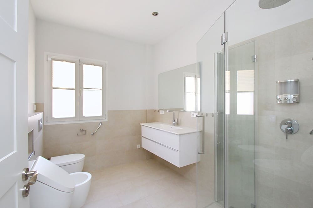 5 bedroom Villa for sale in Santa Ponsa - € 3,000,000 (Ref: 9827664)