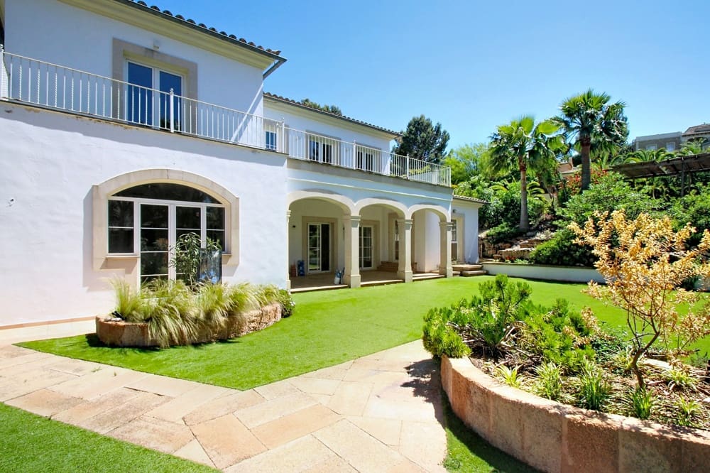 5 bedroom Villa for sale in Santa Ponsa - € 3,000,000 (Ref: 9827664)