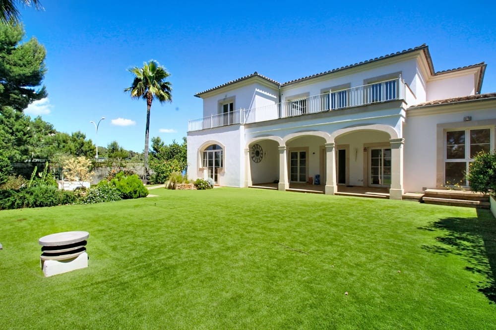 5 bedroom Villa for sale in Santa Ponsa - € 3,000,000 (Ref: 9827664)