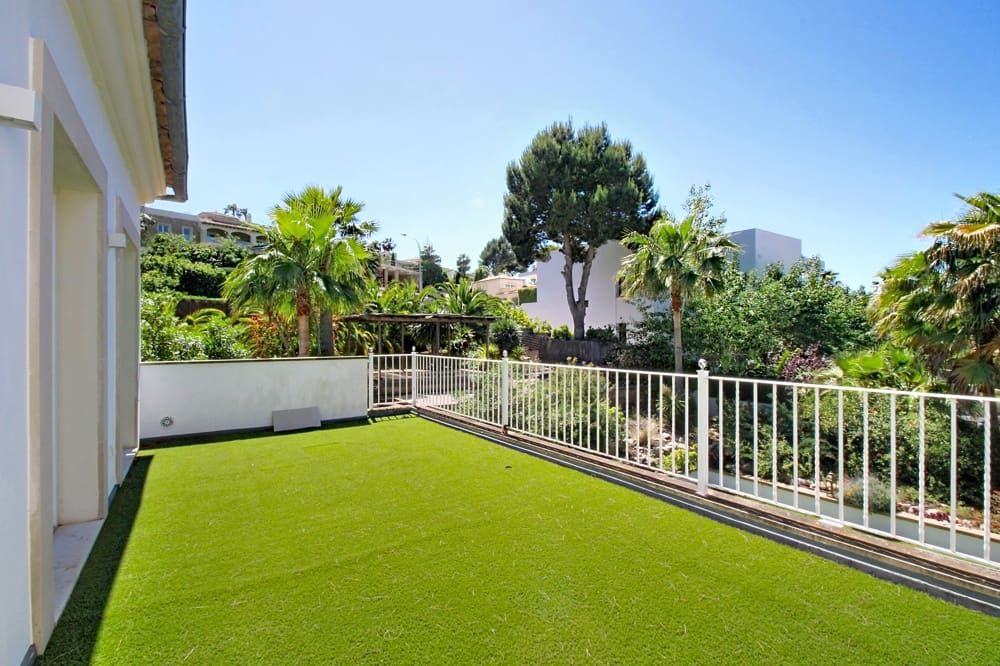 5 bedroom Villa for sale in Santa Ponsa - € 3,000,000 (Ref: 9827664)