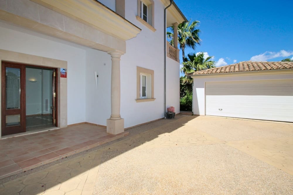 5 bedroom Villa for sale in Santa Ponsa - € 3,000,000 (Ref: 9827664)
