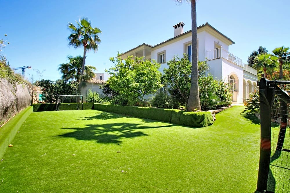 5 bedroom Villa for sale in Santa Ponsa - € 3,000,000 (Ref: 9827664)