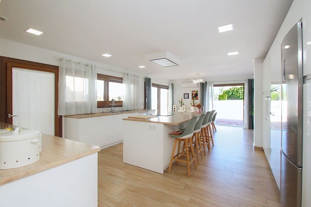 4 bedroom Terraced Villa for sale in Montuiri - € 1,600,000 (Ref: 9839839)