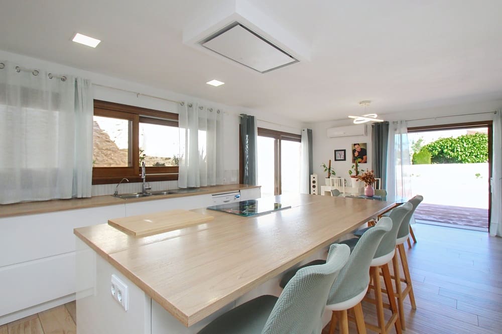 4 bedroom Terraced Villa for sale in Montuiri - € 1,600,000 (Ref: 9839839)