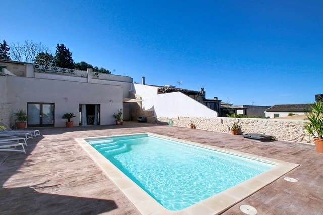 4 slaapkamer Rijtjeshuis te koop in Montuïri - € 1.600.000 (Ref: 9839839)