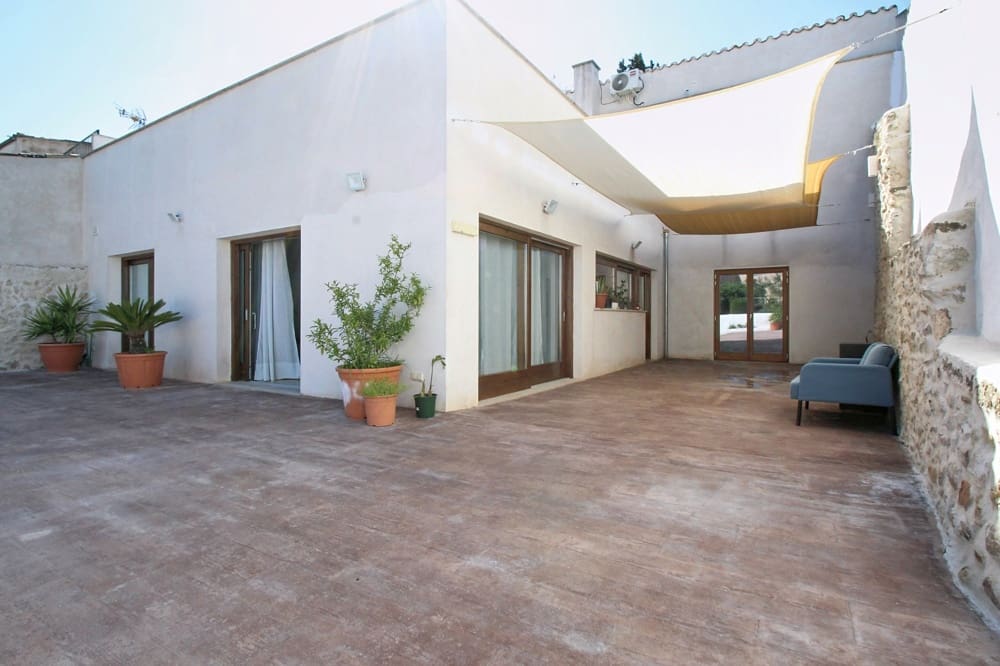 4 bedroom Terraced Villa for sale in Montuiri - € 1,600,000 (Ref: 9839839)
