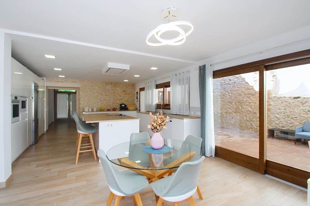 4 bedroom Terraced Villa for sale in Montuiri - € 1,600,000 (Ref: 9839839)