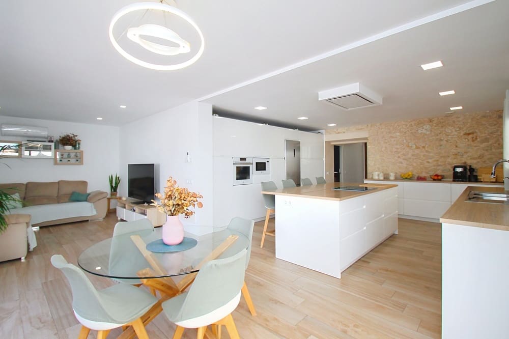4 bedroom Terraced Villa for sale in Montuiri - € 1,600,000 (Ref: 9839839)