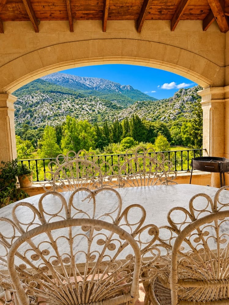 12 bedroom Finca/Country House for sale in Escorca - € 6,000,000 (Ref: 9850641)