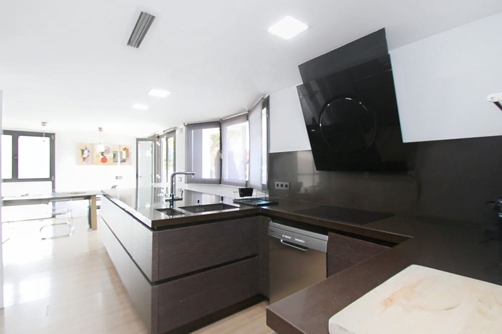14 bedroom Townhouse for sale in Can Pastilla - € 3,200,000 (Ref: 9854615)
