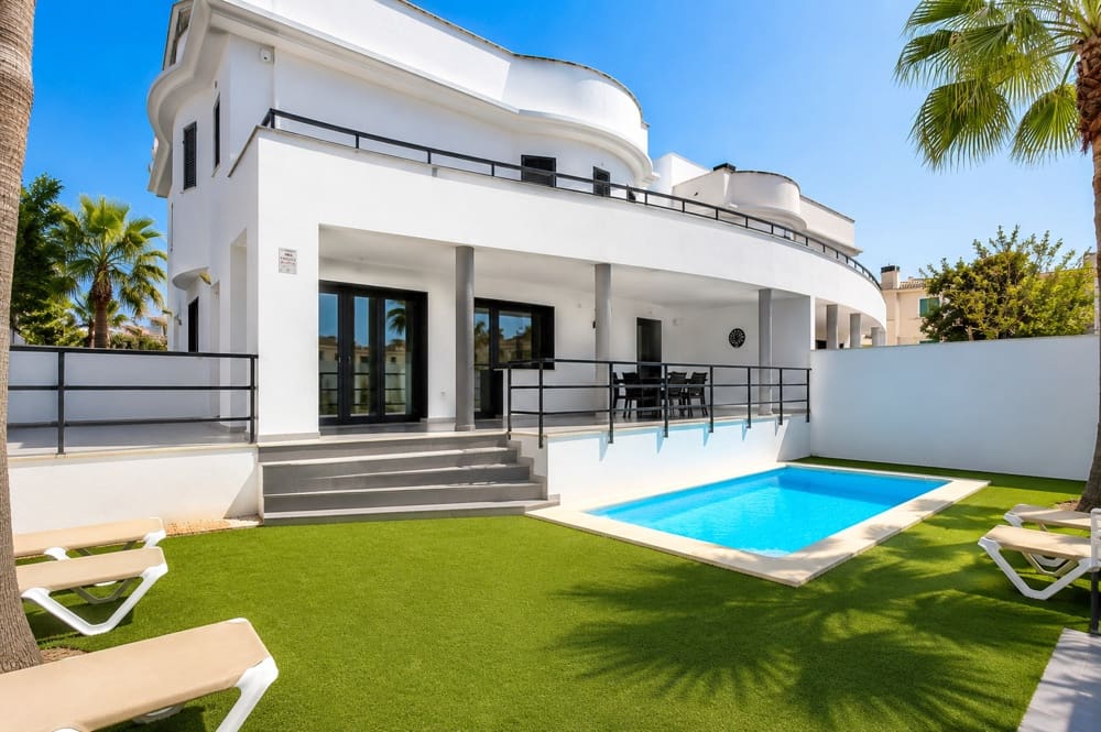 14 bedroom Townhouse for sale in Can Pastilla - € 3,200,000 (Ref: 9854615)