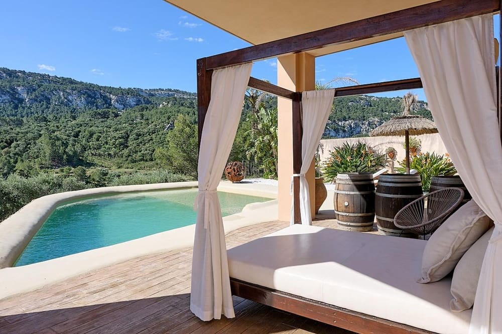 3 bedroom Finca/Country House for sale in Puigpunyent - € 1,930,000 (Ref: 9863721)