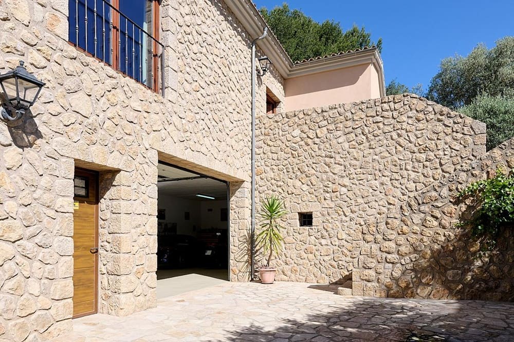 3 bedroom Finca/Country House for sale in Puigpunyent - € 1,930,000 (Ref: 9863721)