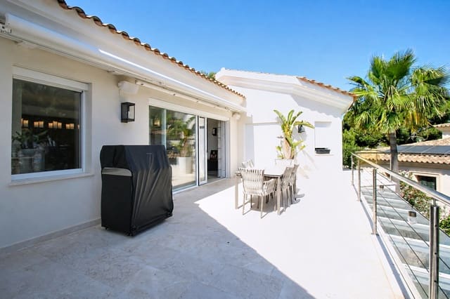 4 soveværelse Villa til salg i Santa Ponsa, Calvià - € 3.950.000 (Ref: 9872696)
