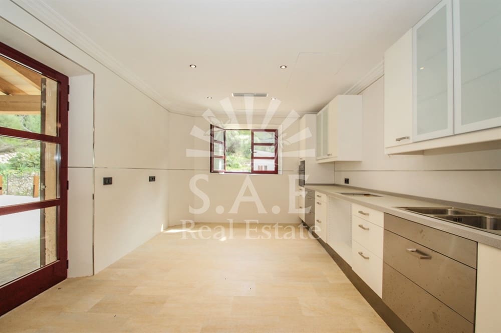 6 bedroom Villa for sale in Estellenchs - € 3,500,000 (Ref: 9872697)