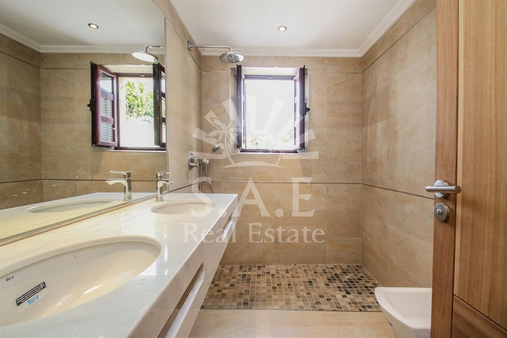 6 bedroom Villa for sale in Estellenchs - € 3,500,000 (Ref: 9872697)