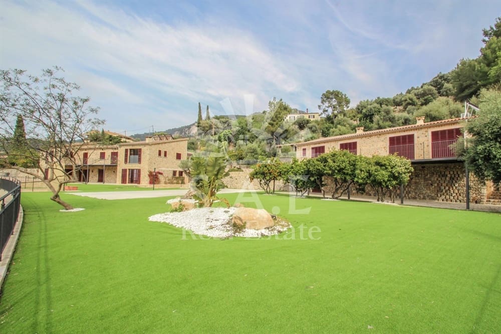 6 bedroom Villa for sale in Estellenchs - € 3,500,000 (Ref: 9872697)