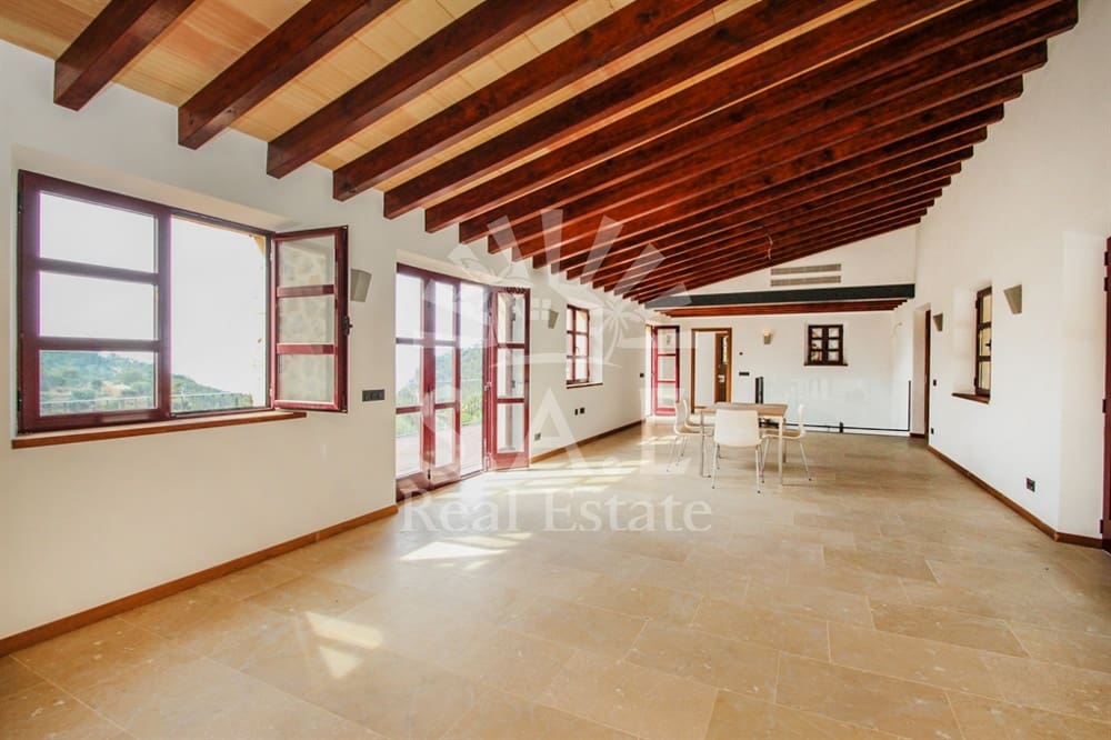 6 bedroom Villa for sale in Estellenchs - € 3,500,000 (Ref: 9872697)