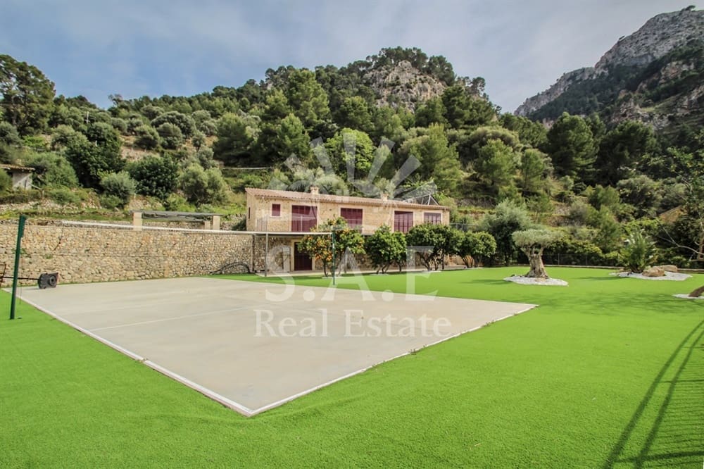 6 bedroom Villa for sale in Estellenchs - € 3,500,000 (Ref: 9872697)