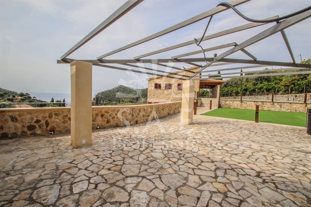 6 bedroom Villa for sale in Estellenchs - € 3,500,000 (Ref: 9872697)